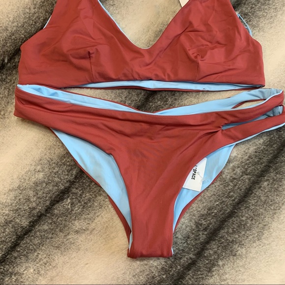 L*space One Wave Reverse Bikini - Picture 4 of 9